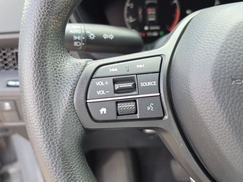 Used 2023 Honda CR-V LX image 29