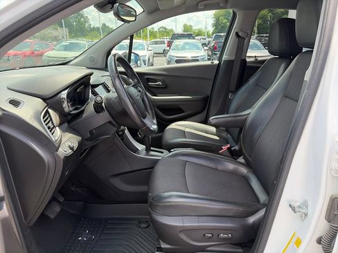 Used 2021 Chevrolet Trax LT w/ Redline Edition FWD image 15