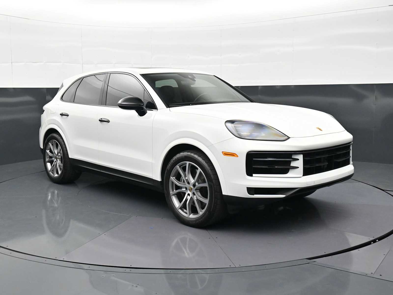 Certified 2024 Porsche Cayenne AWD/4WD image 28