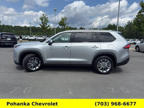 Used 2024 Toyota Grand Highlander AWD image 4