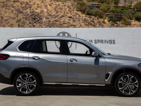 Used 2026 BMW X5 sDrive40i w/ Parking Assistance Package image 6