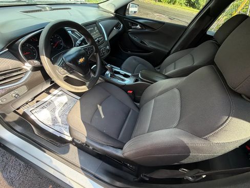 Used 2018 Chevrolet Malibu LT FWD image 23