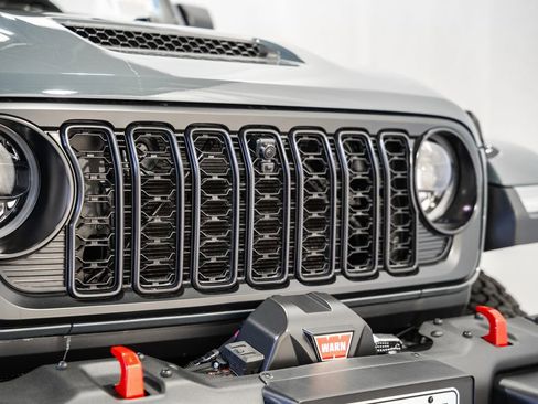 New 2026 Jeep Wrangler Unlimited Rubicon w/ Dual Top Group AWD/4WD image 9