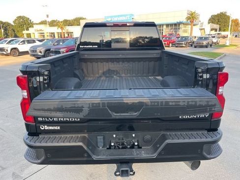 Used 2024 Chevrolet Silverado 2500 High Country w/ Z71 Off-Road Package AWD/4WD image 8
