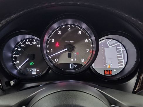 Used 2022 Porsche Macan S image 33