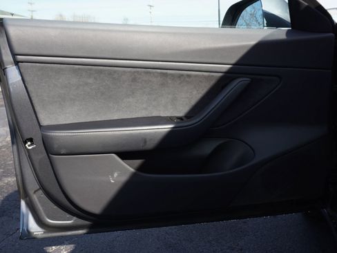 Used 2018 Tesla Model 3 Long Range image 9