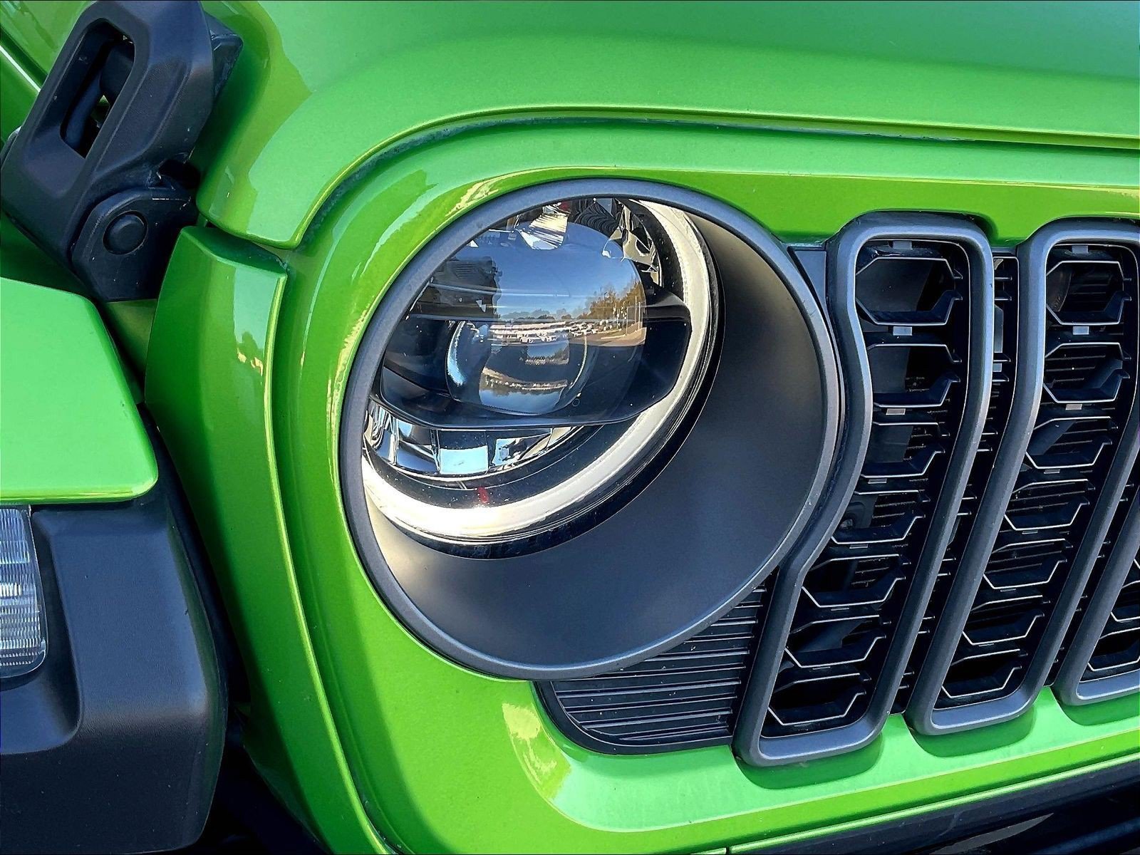 Used 2025 Jeep Wrangler Unlimited Rubicon AWD/4WD image 30