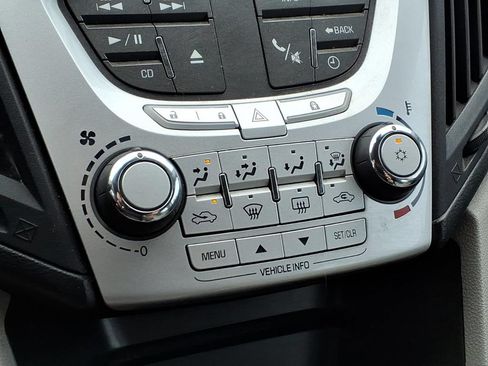 Used 2010 Chevrolet Equinox LS FWD image 18