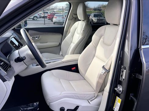 Used 2023 Volvo XC90 T8 Plus w/ Protection Package Premier image 28