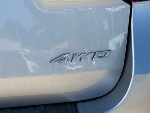 Used 2024 Ford Explorer XLT w/ Equipment Group 202A AWD/4WD image 12