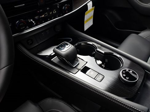 New 2026 Nissan Rogue Platinum w/ Platinum Premium Package image 18