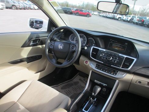 Used 2014 Honda Accord EX image 17