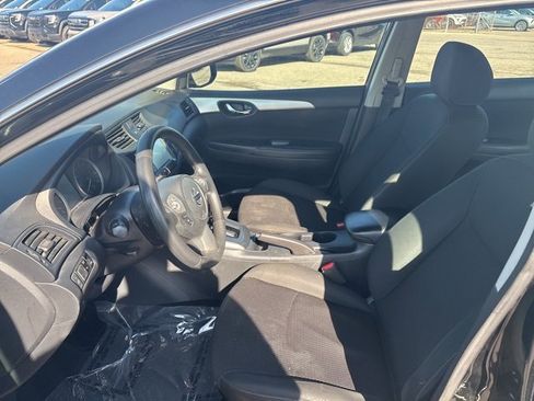Used 2019 Nissan Sentra S image 17