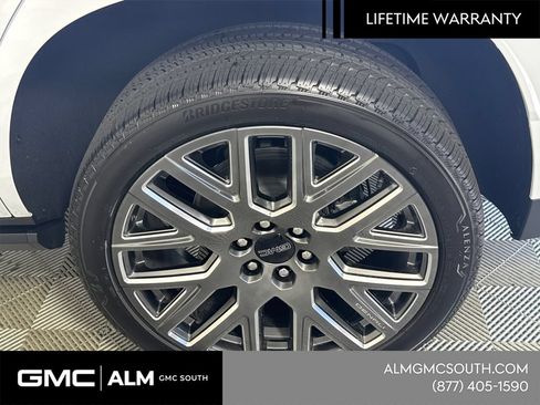 New 2026 GMC Yukon Denali Ultimate w/ LPO, Floor Liner Package AWD/4WD image 21