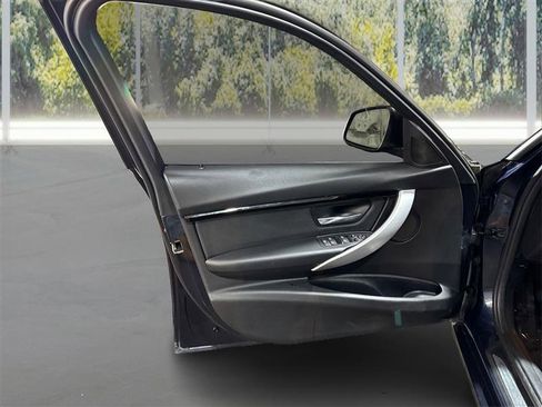Used 2017 BMW 330i xDrive Sedan image 19