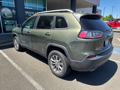 Used 2019 Jeep Cherokee Latitude Plus w/ Comfort/Convenience Group AWD/4WD image 4