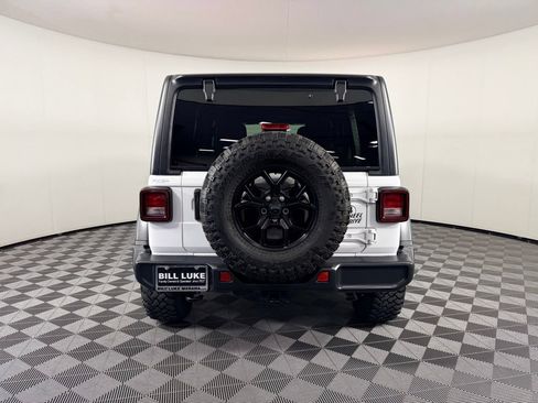 Used 2024 Jeep Wrangler Unlimited Sport AWD/4WD image 9