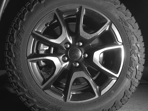 Used 2025 Jeep Compass Trailhawk image 12