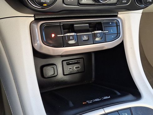 Used 2020 GMC Acadia Denali w/ Technology Package image 18