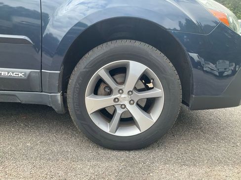 Used 2014 Subaru Outback 2.5i Limited AWD/4WD image 10