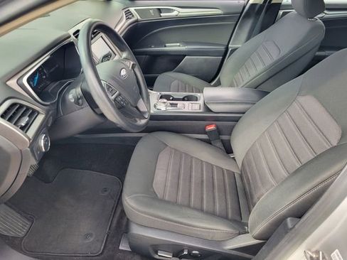 Used 2019 Ford Fusion SE image 10