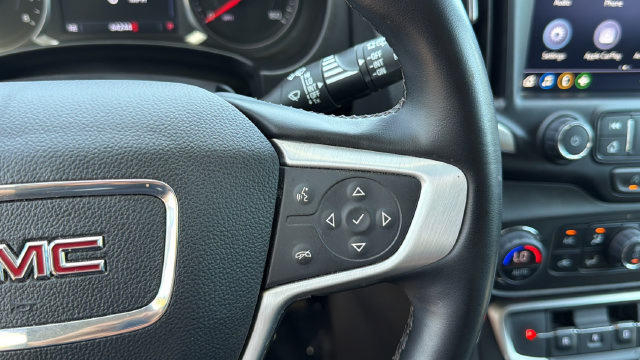 Used 2024 GMC Terrain SLT AWD/4WD image 23