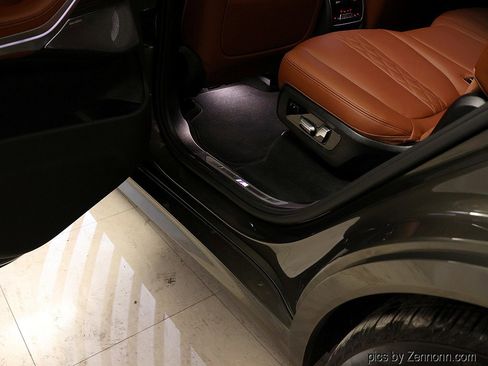 Certified 2026 BMW X7 M60i image 32