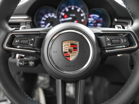 Certified 2026 Porsche Macan AWD/4WD image 16