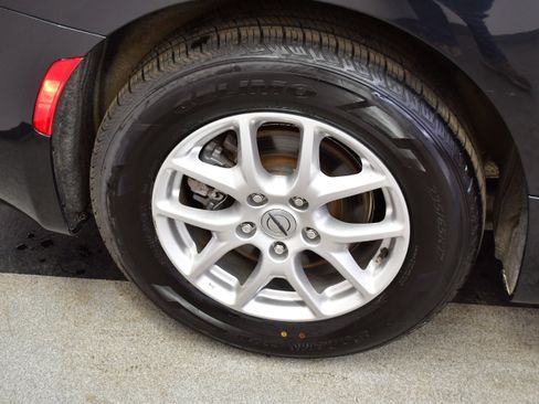 Used 2023 Chrysler Voyager LX image 37