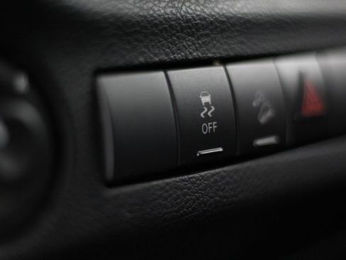 Used 2018 Jeep Wrangler Unlimited Sahara AWD/4WD image 28