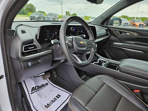 Used 2026 Chevrolet Traverse High Country w/ LPO, Floor Liner Package AWD/4WD image 22
