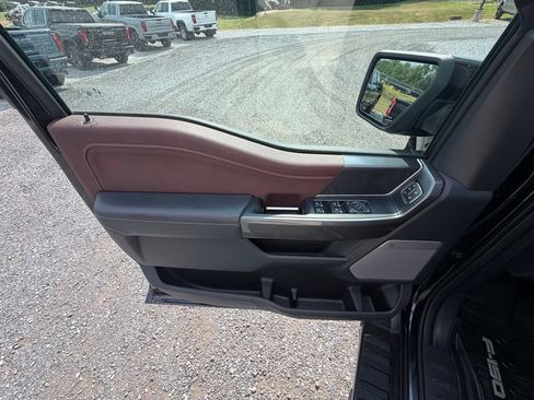 Used 2022 Ford F150 Lariat w/ Equipment Group 502A High AWD/4WD image 6