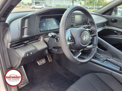 Used 2025 Hyundai Elantra Sport FWD image 11