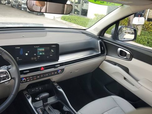 Used 2024 Kia Sorento S w/ Panoramic Sunroof Package FWD image 15