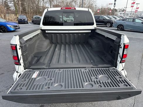 Used 2024 Nissan Frontier SV w/ SV Convenience Package image 24