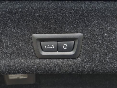 Used 2026 BMW 330i Sedan RWD image 9