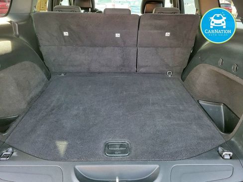 Used 2017 Jeep Grand Cherokee Laredo image 12