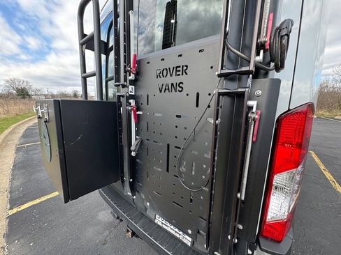 Used 2021 Ford Transit 350 Medium Roof AWD image 5