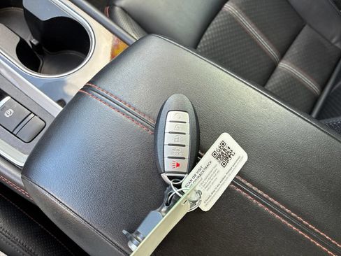 Used 2024 Nissan Altima 2.5 SR AWD/4WD image 33