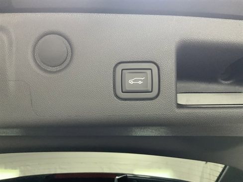 Used 2023 Chevrolet Equinox LT image 7