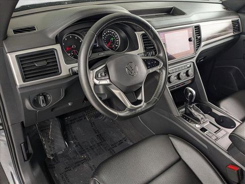 Used 2021 Volkswagen Atlas Cross Sport SE image 10