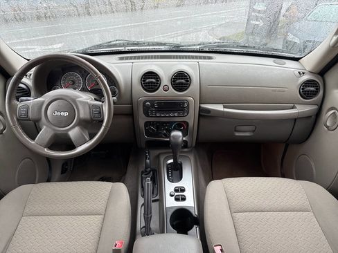 Used 2005 Jeep Liberty Renegade w/ Trailer Tow Group image 21