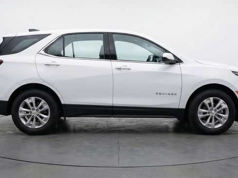 Used 2025 Chevrolet Equinox LT FWD image 11
