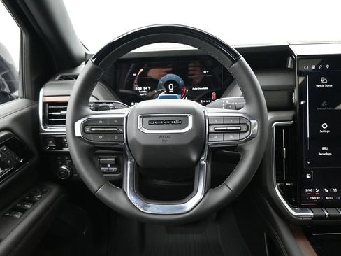 New 2026 GMC Yukon Denali w/ Denali Reserve Package AWD/4WD image 8