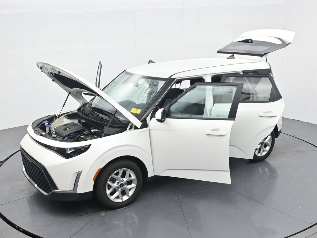 Used 2023 Kia Soul LX w/ Option Group 015 FWD image 39