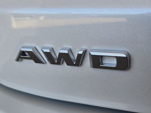 New 2025 Cadillac XT6 Luxury image 13