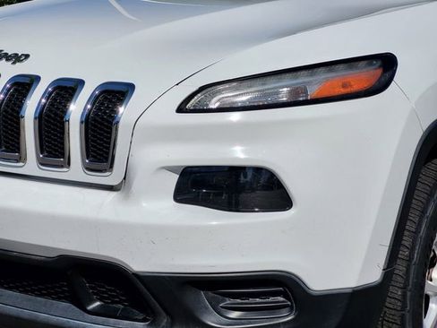 Used 2017 Jeep Cherokee Sport w/ Trailer Tow Group AWD/4WD image 5