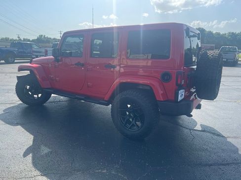 Used 2017 Jeep Wrangler Unlimited Sahara AWD/4WD image 4