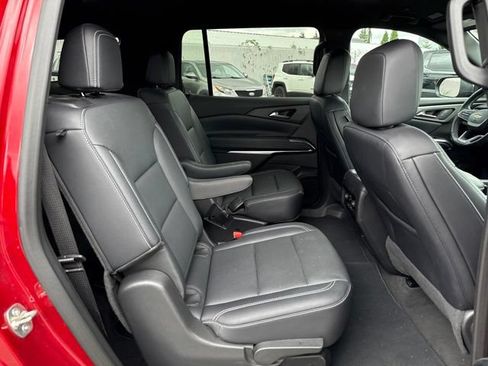 Used 2025 Chevrolet Traverse LT AWD/4WD image 10