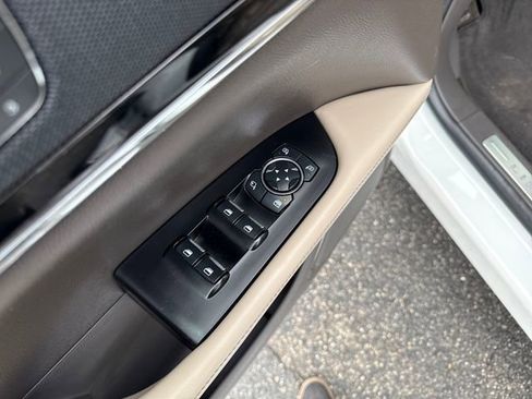 Used 2023 Lincoln Nautilus Reserve image 16